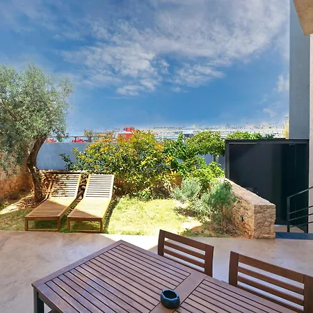 Holiday home Sea View Garden